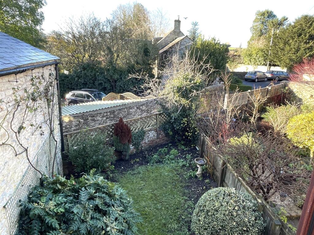 rear garden view.JPG