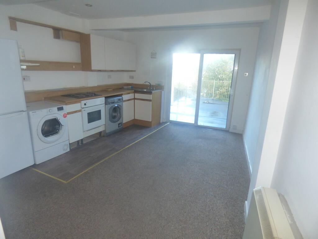 Lounge/Kitchen