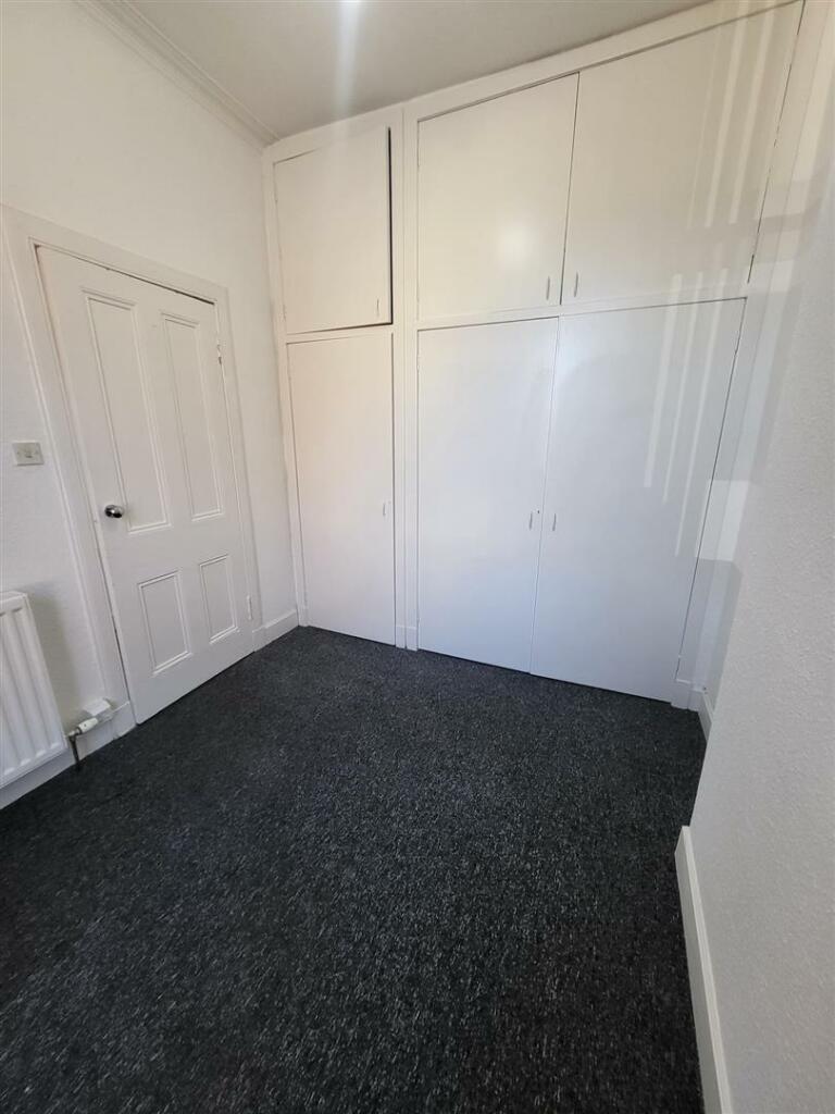 7 Gladstone Road Bedroom3.jpg