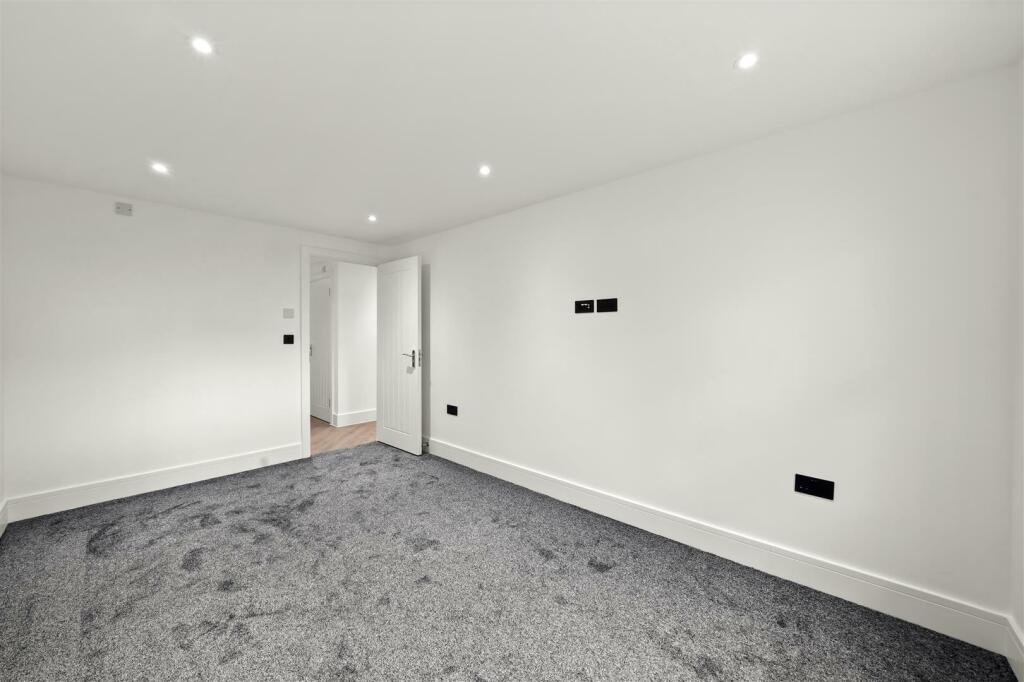 Flat 2 - 7, Sudbury Hill Close ,  - bGHG0XH7Ss4bPh