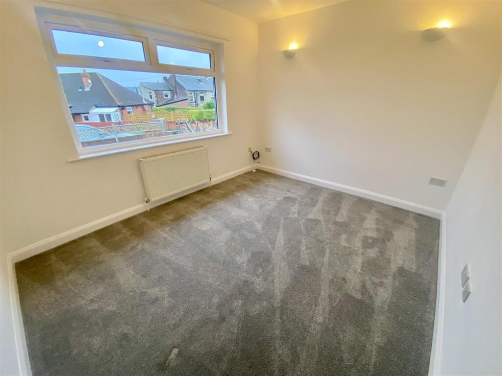 Bramleys Estate Agents - Hepworth Drive - Mirfield