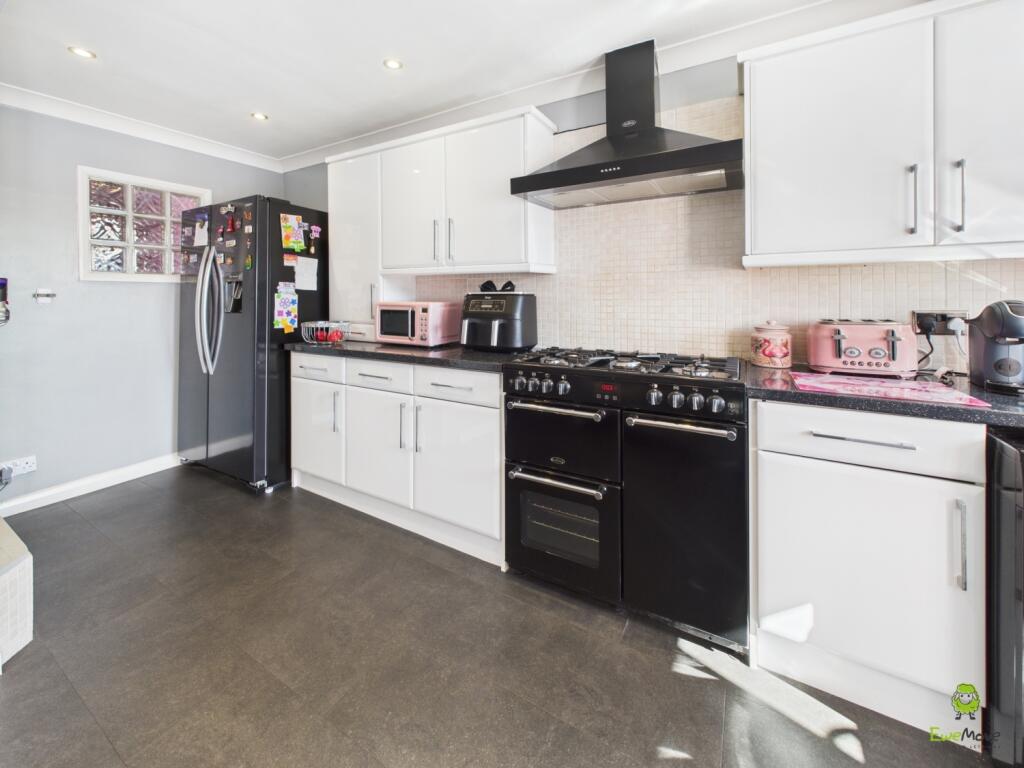 Presented by Clinton at EweMove Bexleyheath and Da