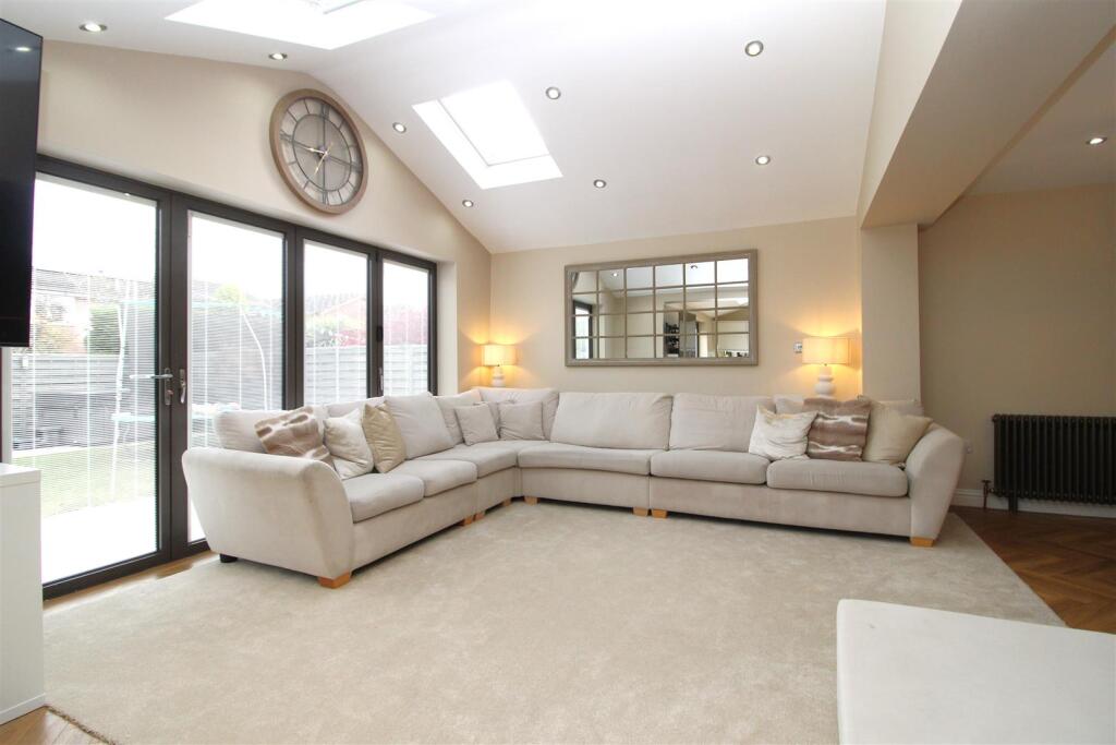 Open Plan Breakfasting Kitchen/Dining/Sitting Room