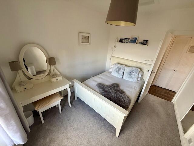 Bed T202510241619.jpg