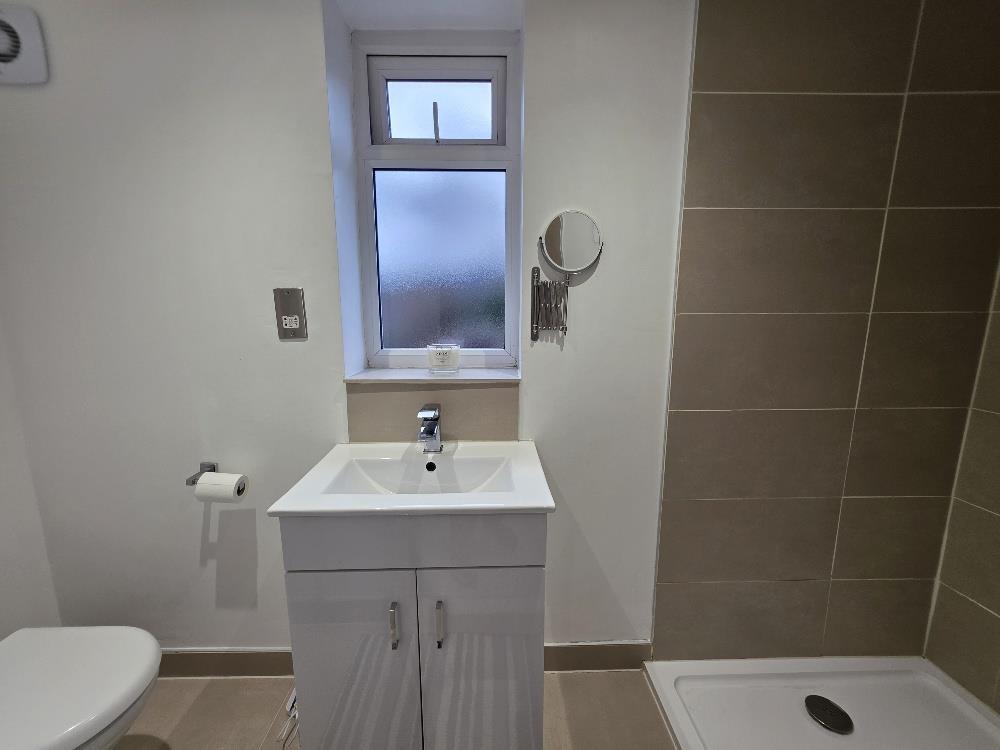En-suite Shower Room/WC