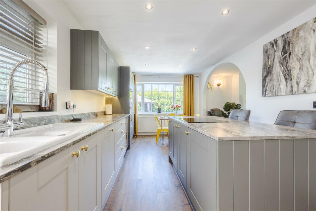 Open plan kitchen diner