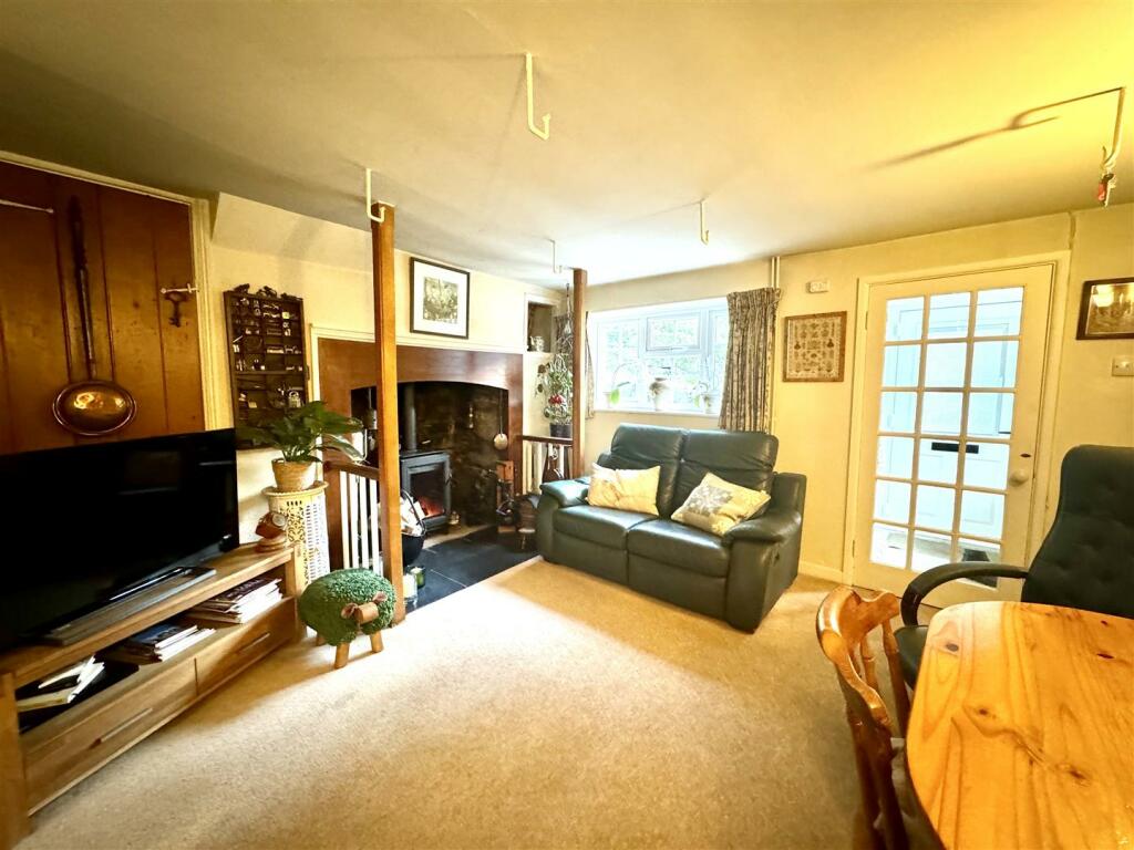 SITTING ROOM