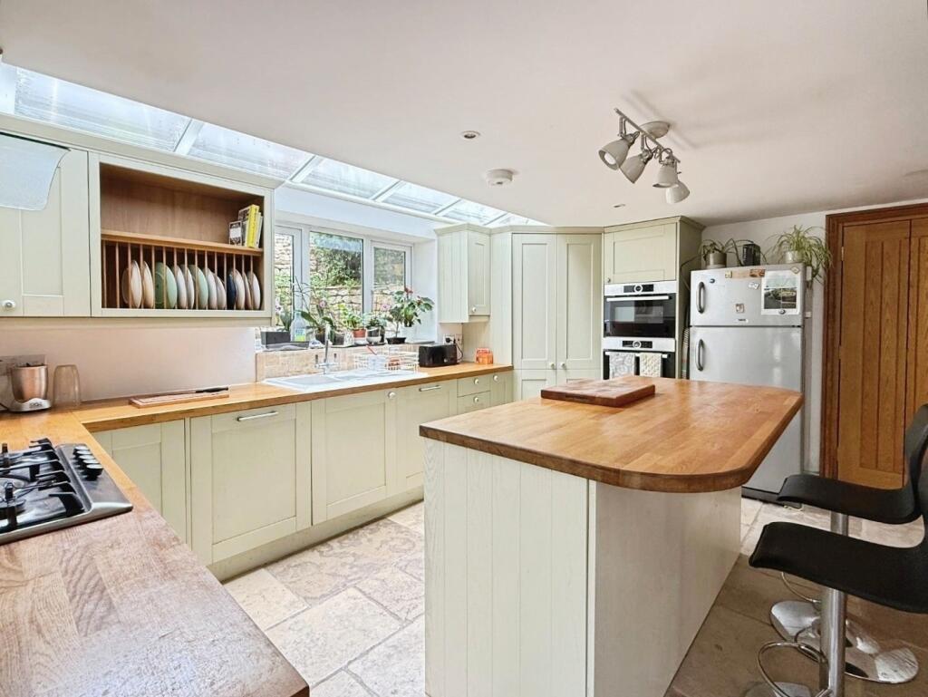 pbox-kitchen-335726.jpeg