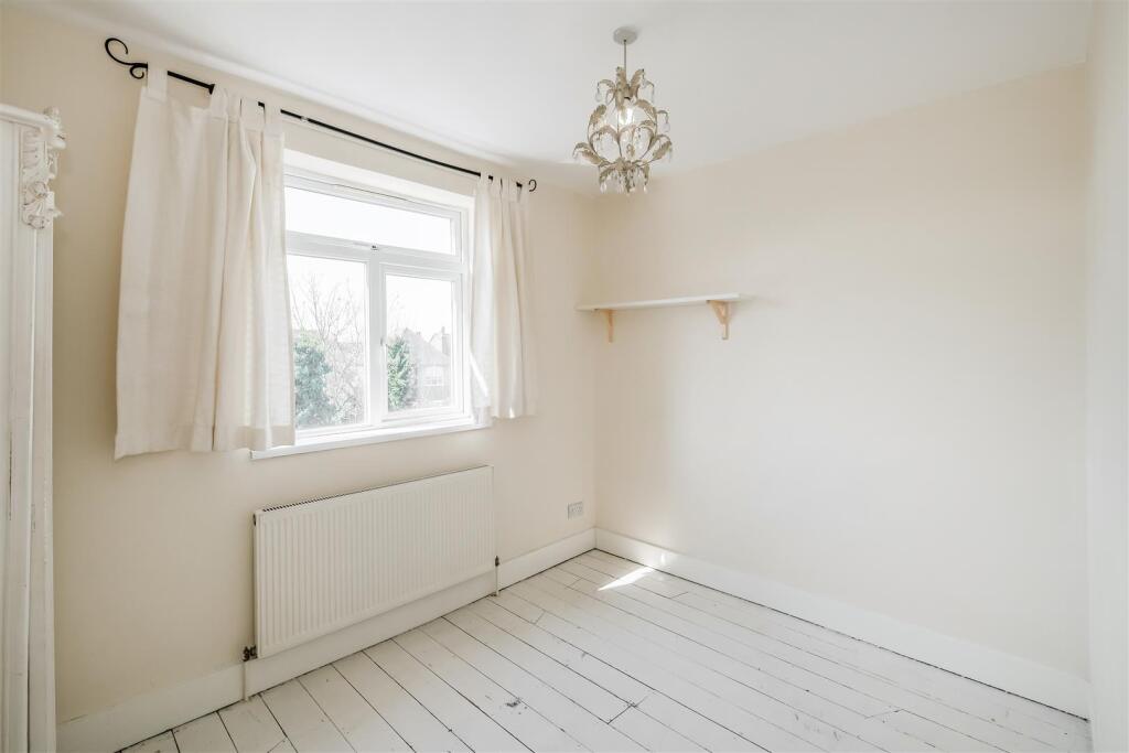 bedroom 3.jpg