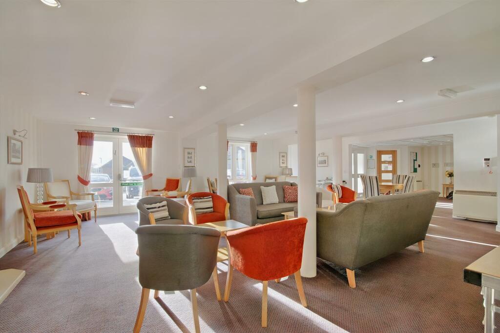 8561013-interior07-800.JPG