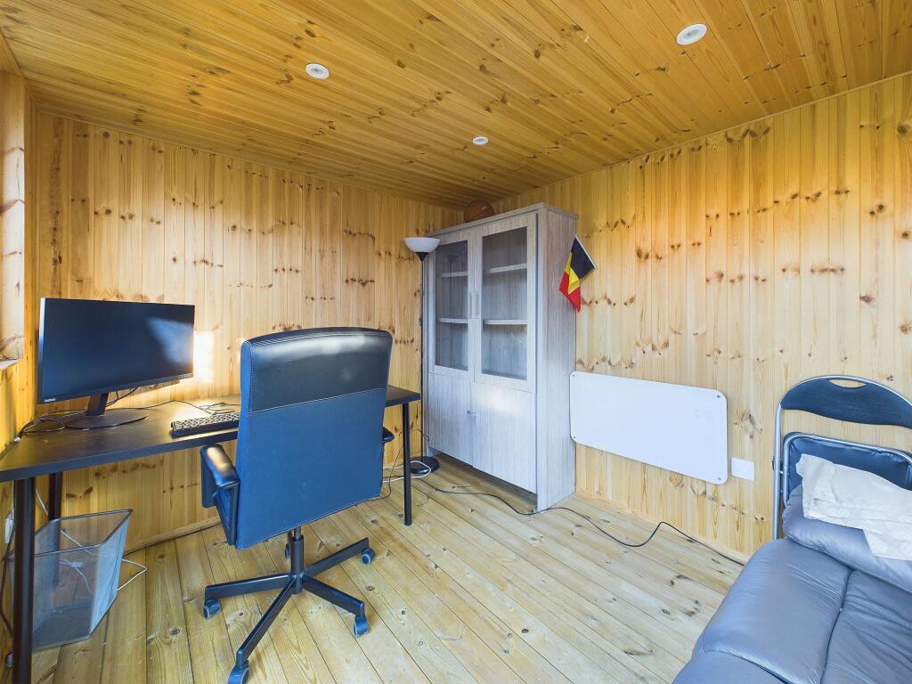 Outbuilding/Home-Office