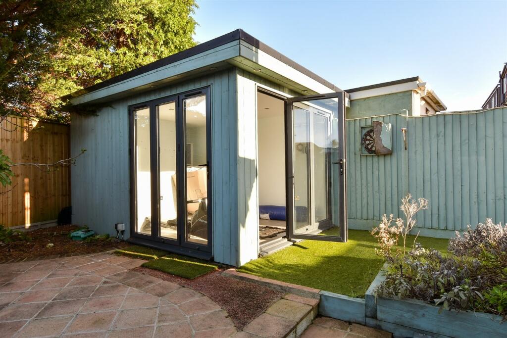 Workshop/Outbuildings