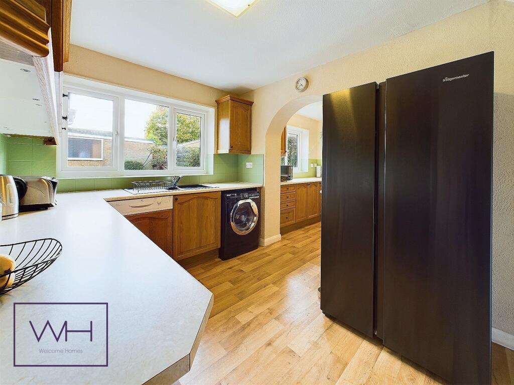 CAM03785G0-PR0156-ST