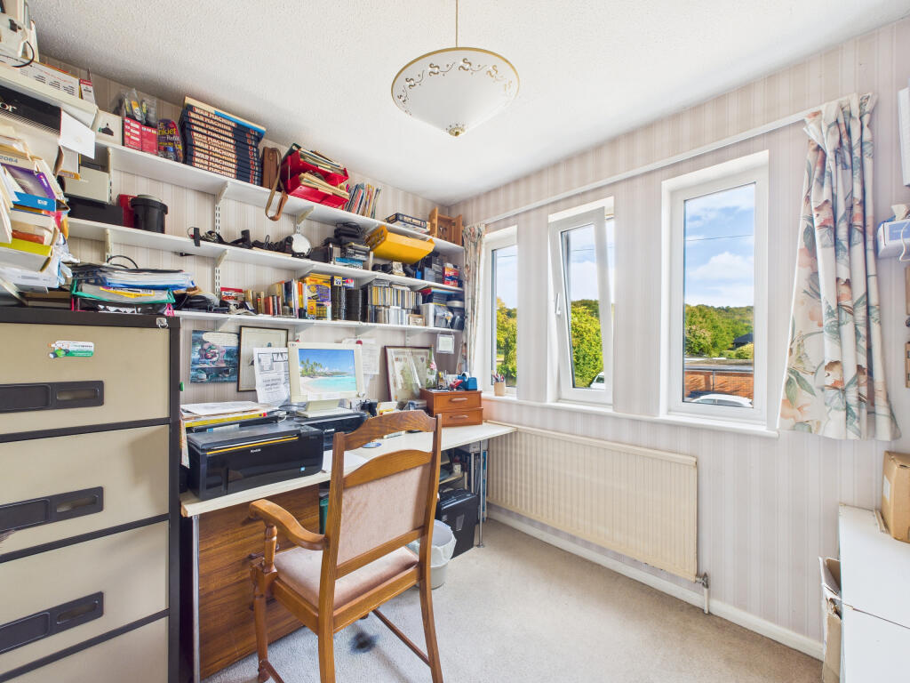 CAM02909G0-PR0484-STILL031