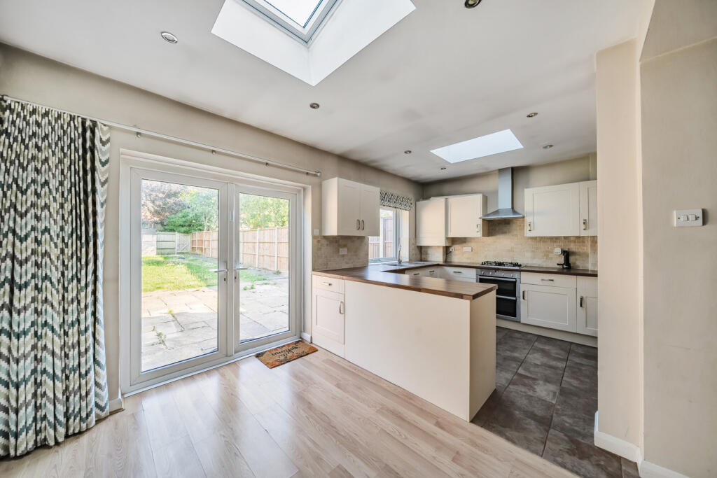 1304406-12-685598...