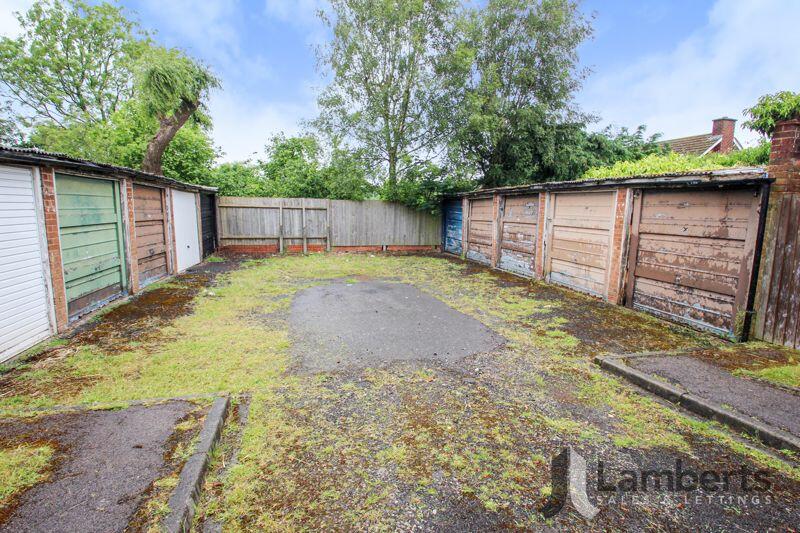 Garage En Bloc (far blue)