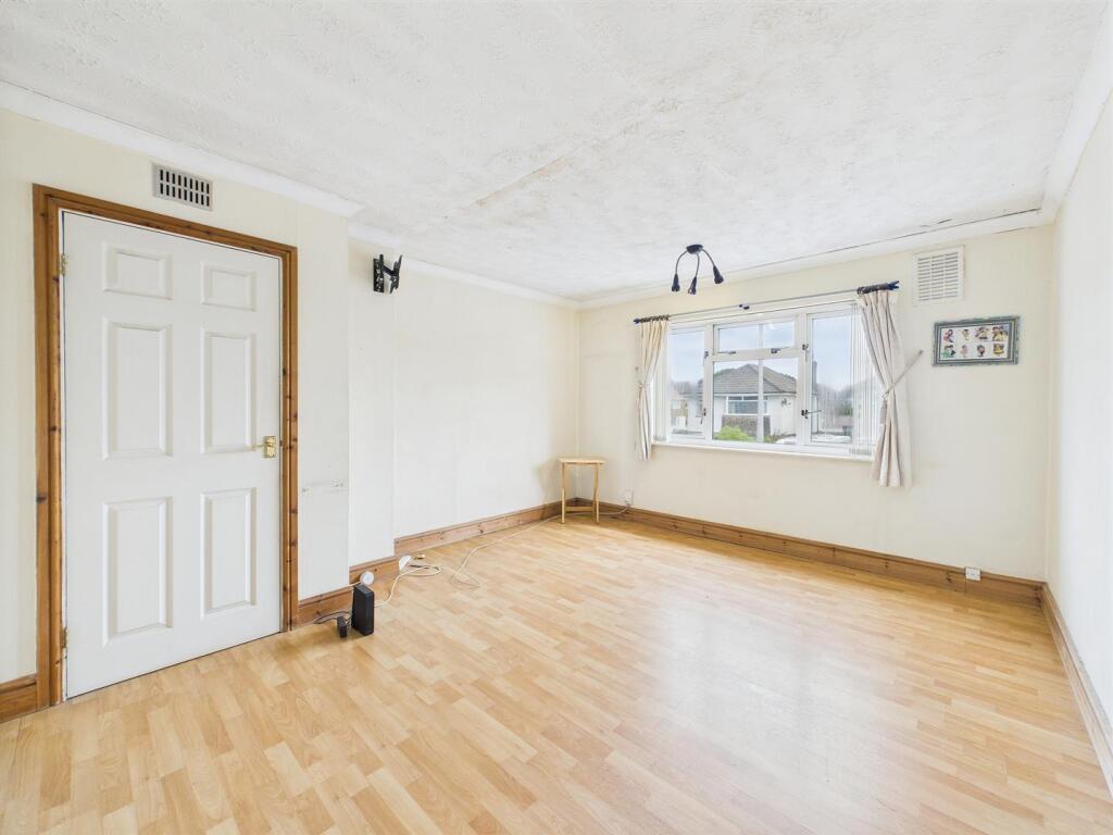 5 - Three Bedroom House for Auction, Hanham.jpg