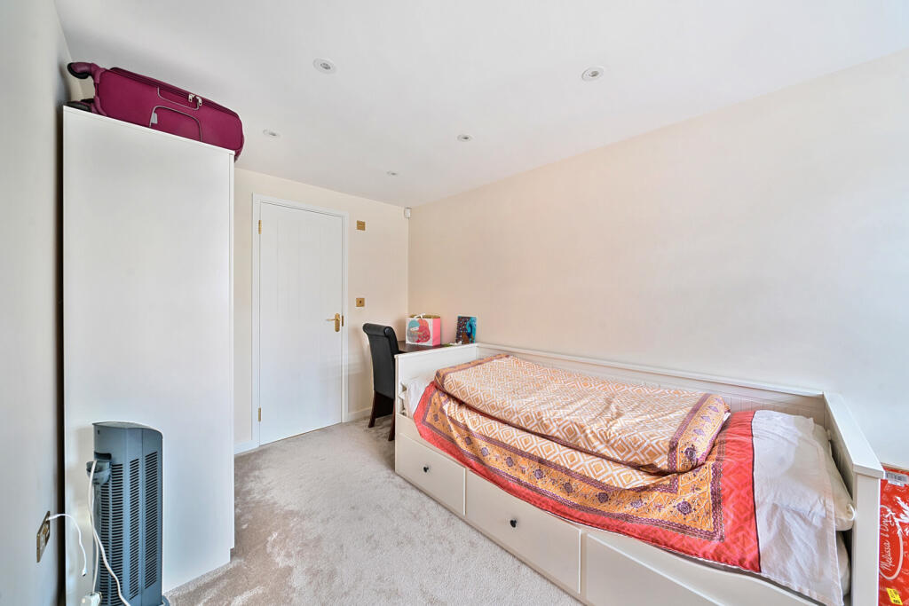 1295586-21-682611...