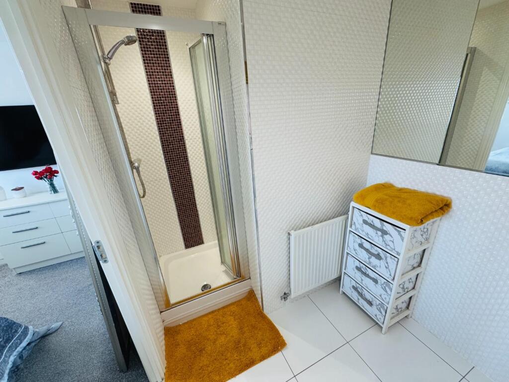 EN-SUITE TO BEDROOM TWO