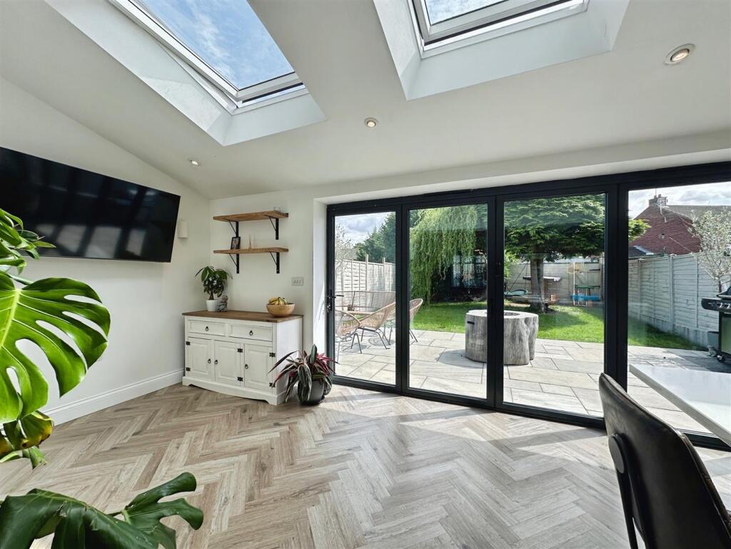 dec2c686--4EC3-AAB9-884B85D70E2A-61268-000013EA99A