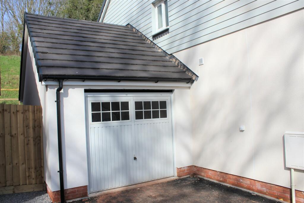 Garage, Plot 15