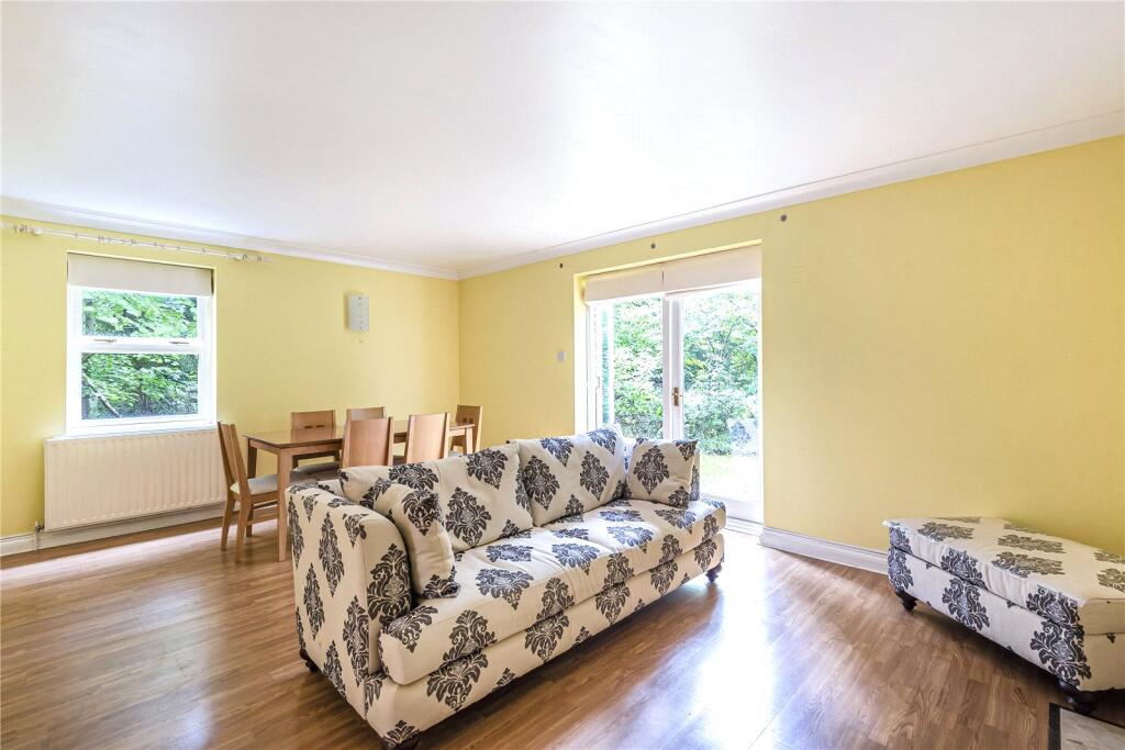Sitting/Dining Room