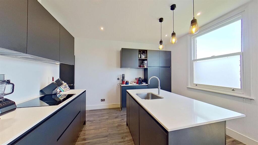 Swaby-Road-Earlsfield-Road-SW18-06182025_151530.jp