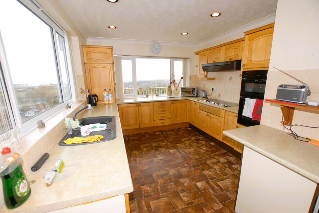 Kitchen/Breakfast rm
