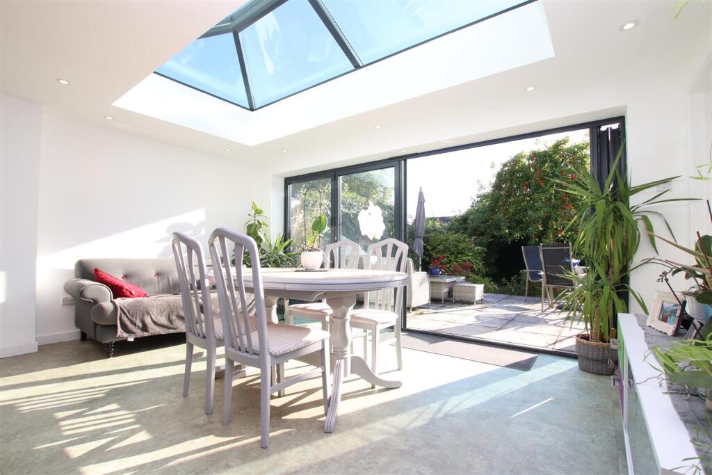 Dining Family Area.JPG