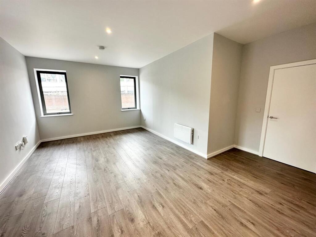 Open Plan Lounge/ Kitchen
