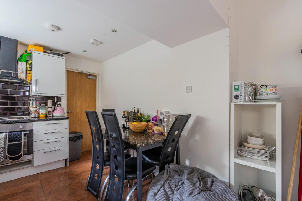 Mundy Place 9-13.jpg