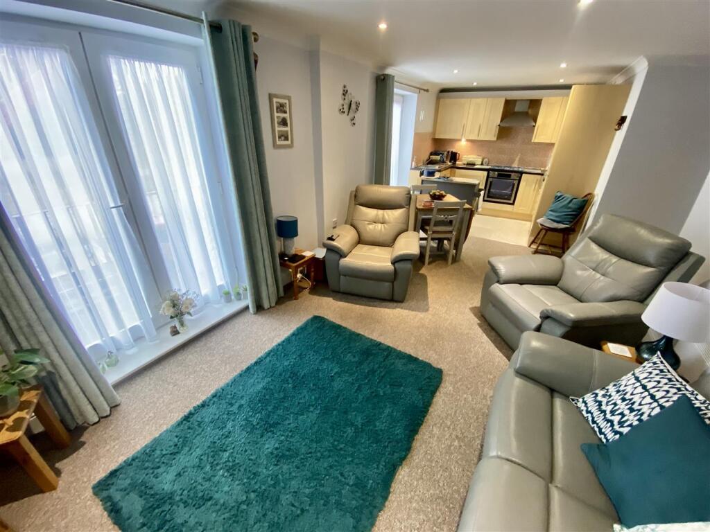 Bramleys Estate Agents - Huddersfield Road - Mirfi