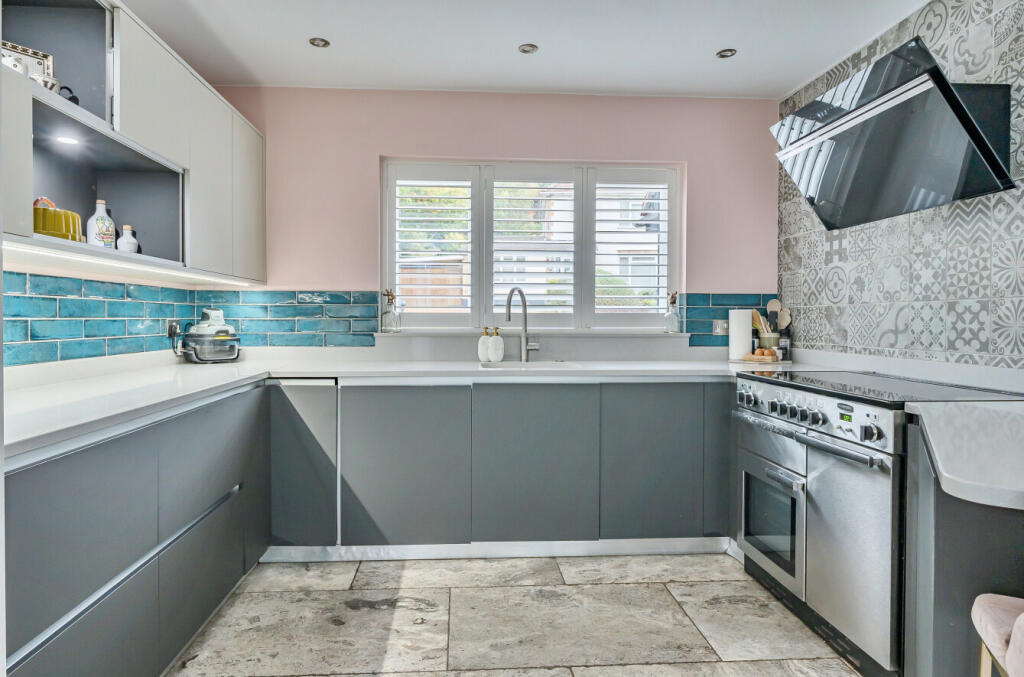 1368780-8-68f125c...