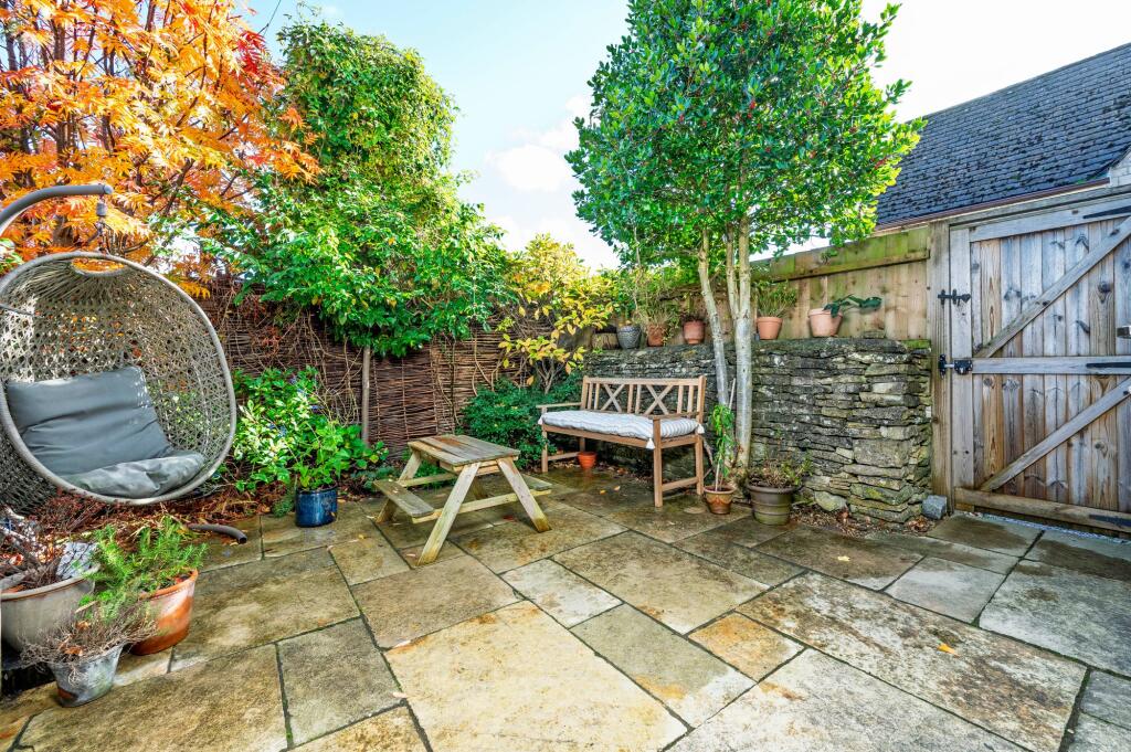 Courtyard Rear Garden
