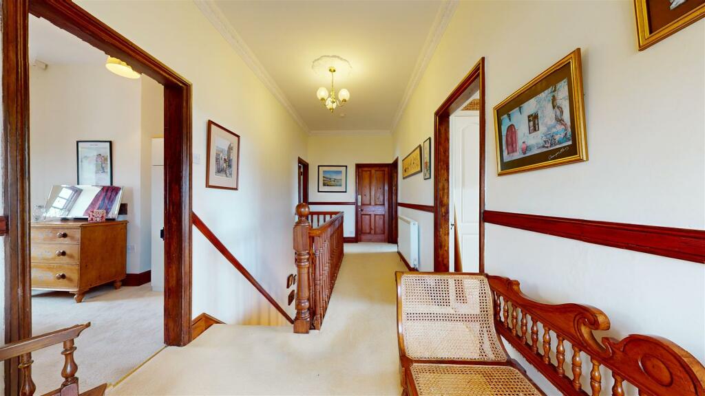 FIRST FLOOR LANDING