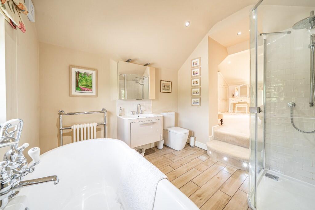 En-suite bathroom