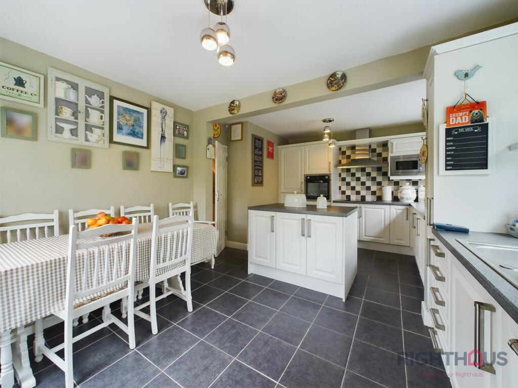 Dining kitchen
