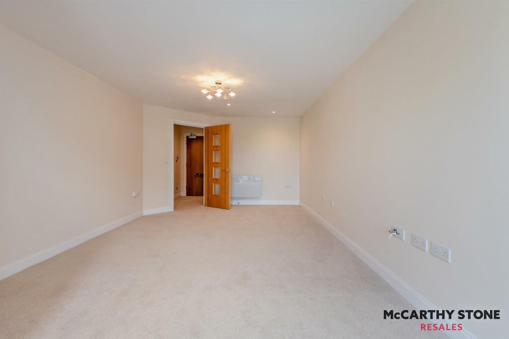 8594532-interior07-800.JPG