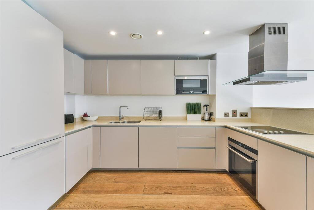 HAWTHORNE CRESCENT, 55- (1).jpg