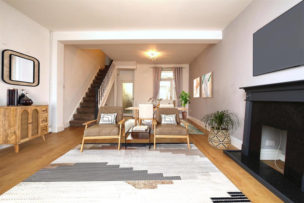 Lounge/Dining Room