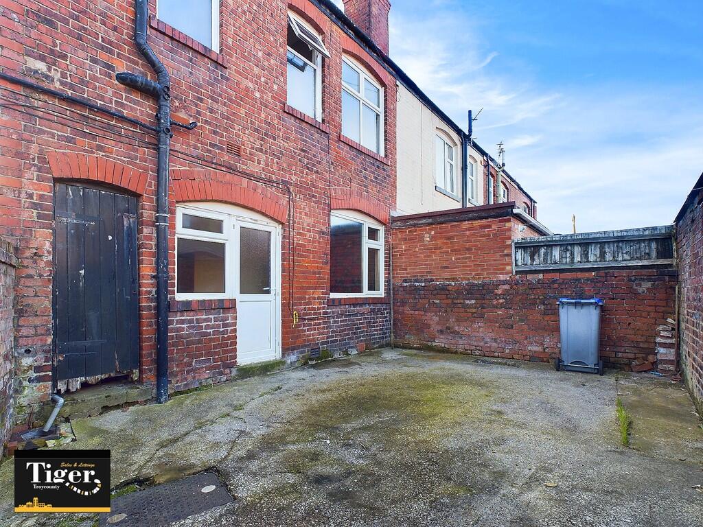 CAM02176G0-PR0472...