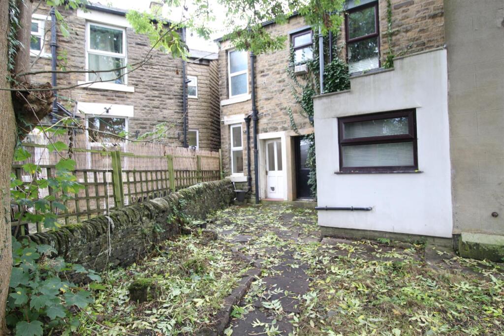 Walled Frontage &amp; Shared Rear Garden