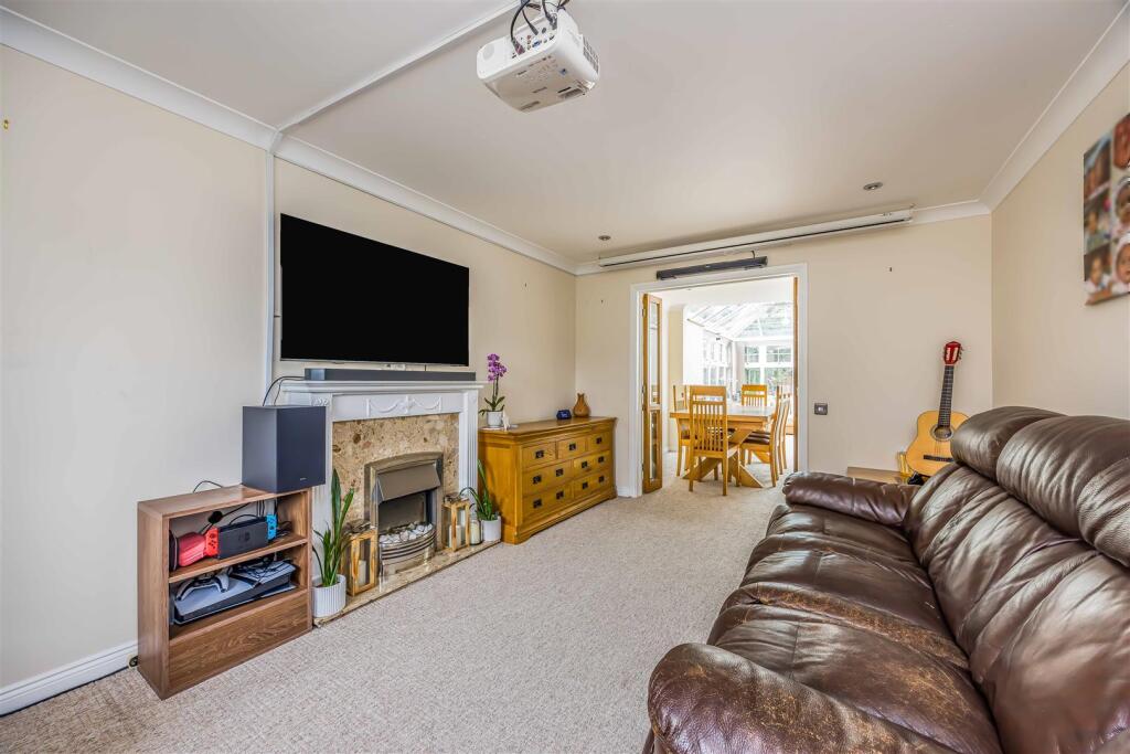 7 Pipit Close, Horndean-Small-PorticoMarketing-Nex