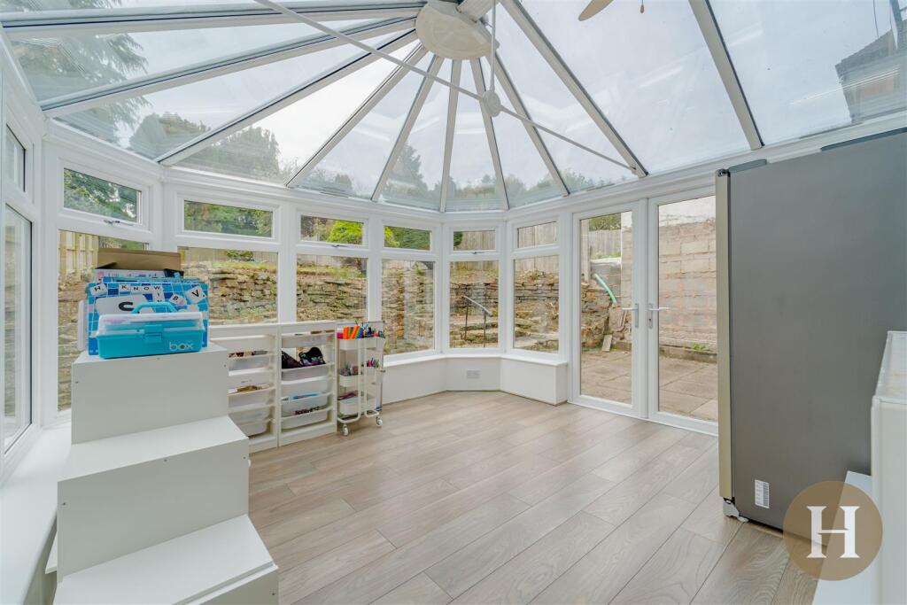 Hadleigh Estate Agents-18.jpg