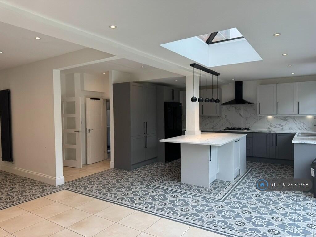 Kitchen + Family Room