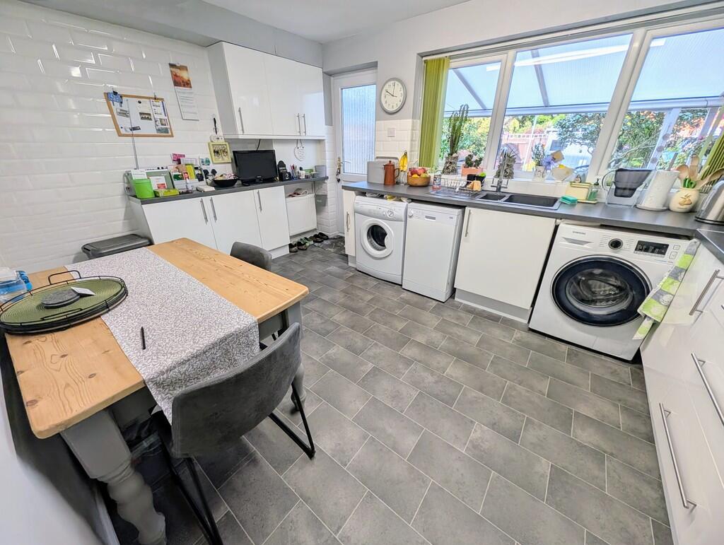 PXL_20251002_0901...