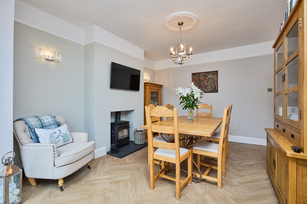 Edward Knight 202...