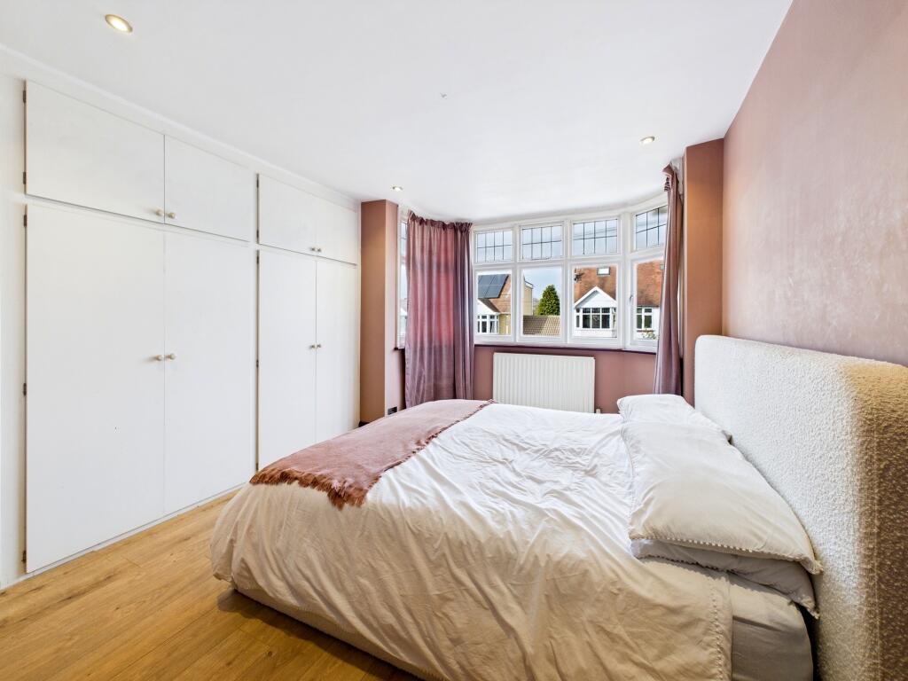 CAM05192G0-PR0018-STILL029