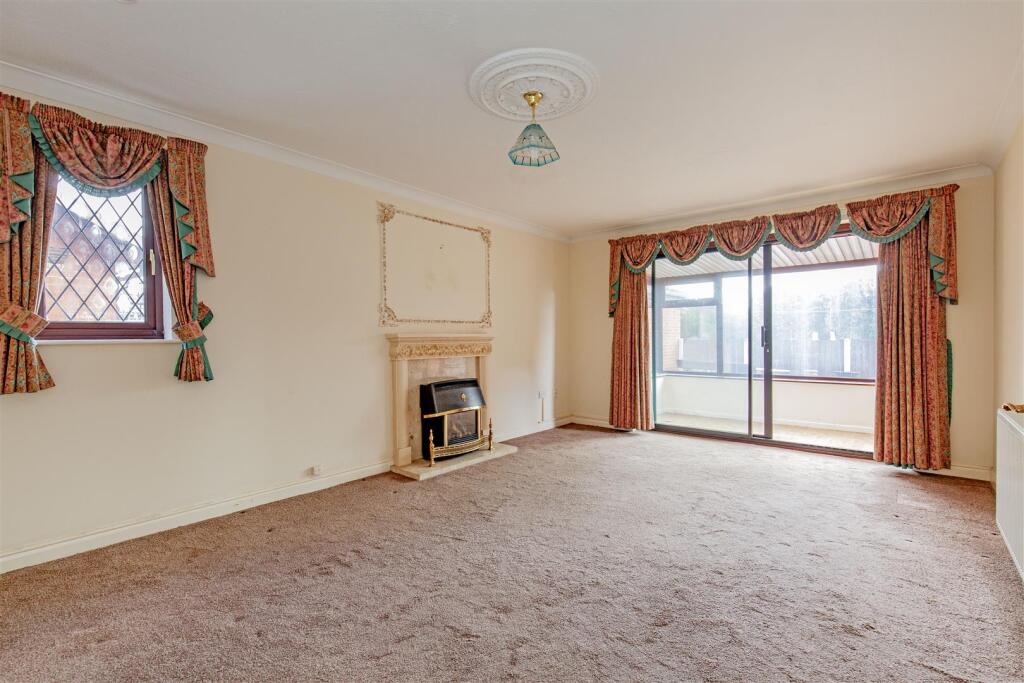 Reception Room-1.jpg