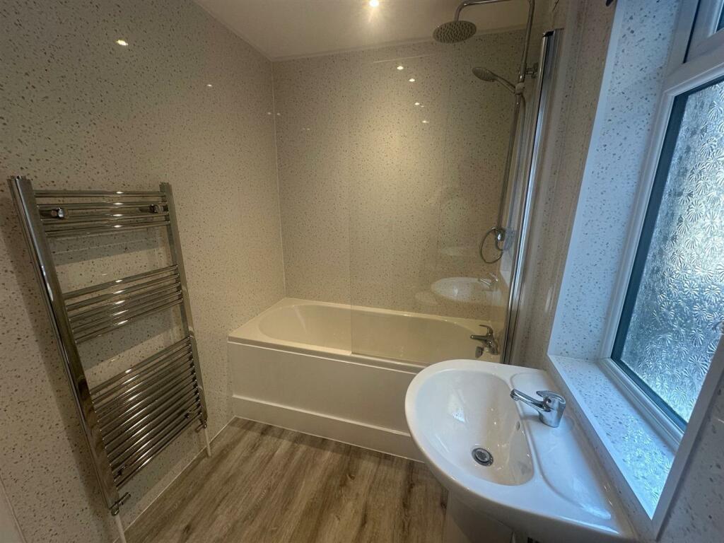 Bathroom2.jpg
